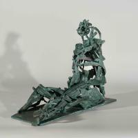 Femme assise 1995  Bronze soudé, patiné P.U. - Hauteur : 33,5 cm
