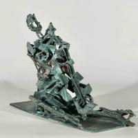 Femme assise 1995  Bronze soudé, patiné P.U. - Hauteur : 33,5 cm