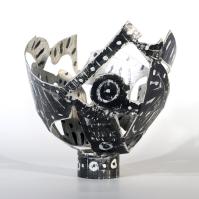 Naissance de Vénus III 2024 Acier soudé peint et patiné - 25,5 x 30 x 24,5 cm