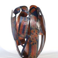 Fleur pour ma Muse I 2024 Acier soudé peint et patiné - Hauteur : 42 cm - Diamètre : 24 cm