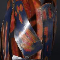 Fleur pour ma Muse I 2024 Acier soudé peint et patiné - Hauteur : 42 cm - Diamètre : 24 cm